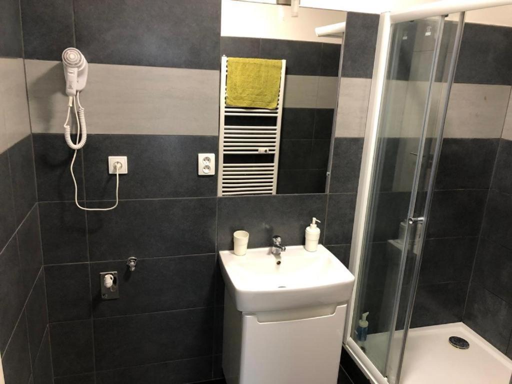 Apartmans In The Center With Privat Parking Apartment เบอร์โน ภายนอก รูปภาพ